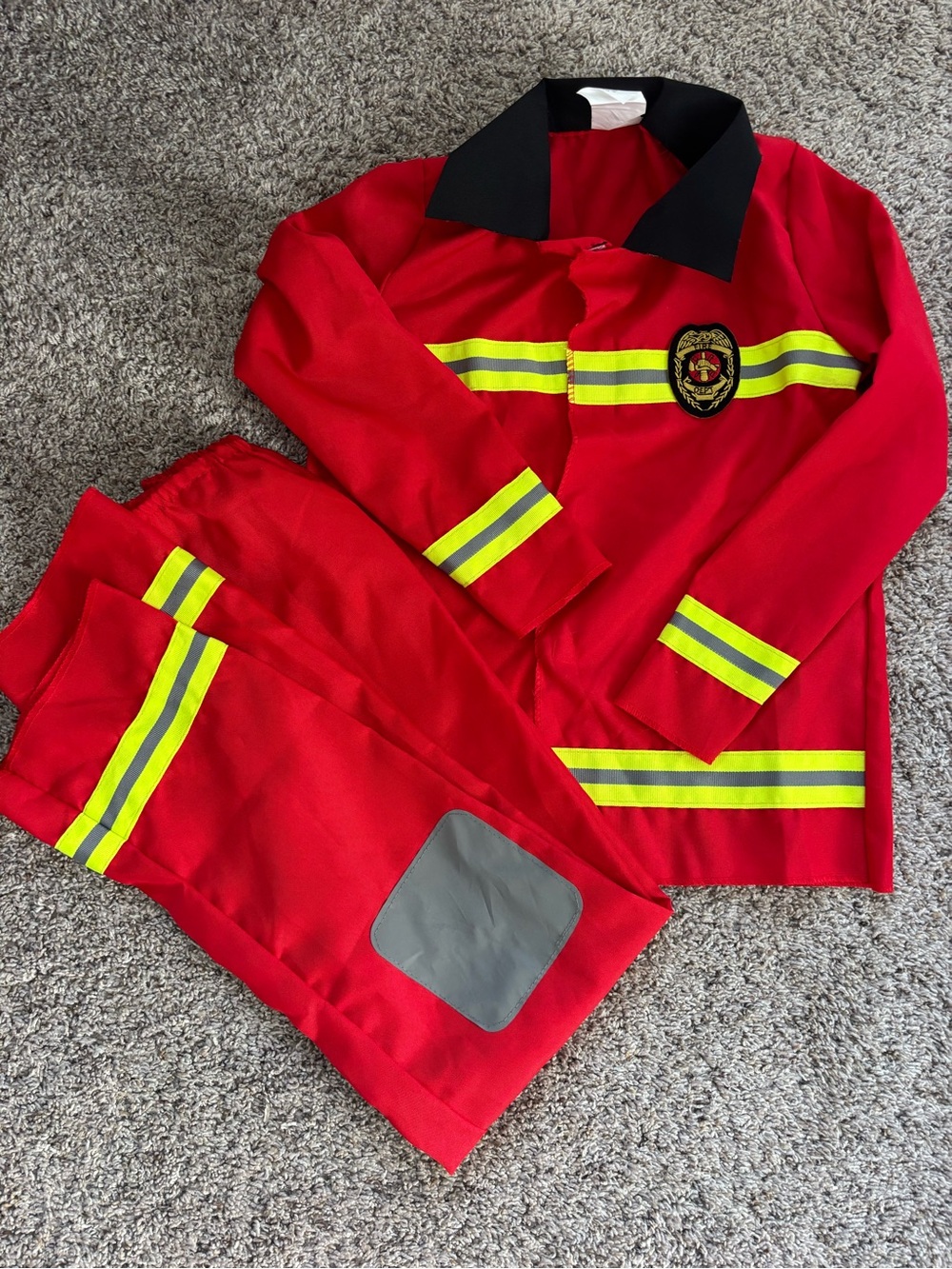 Children’s Firefighter Dress Up Costume Set | Medium 7/8